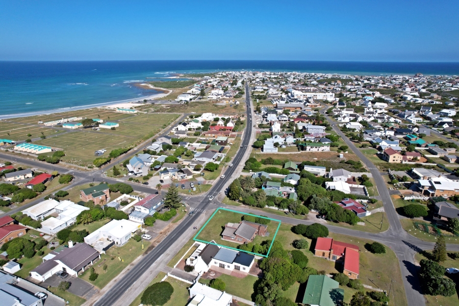 4 Bedroom Property for Sale in Struisbaai Western Cape